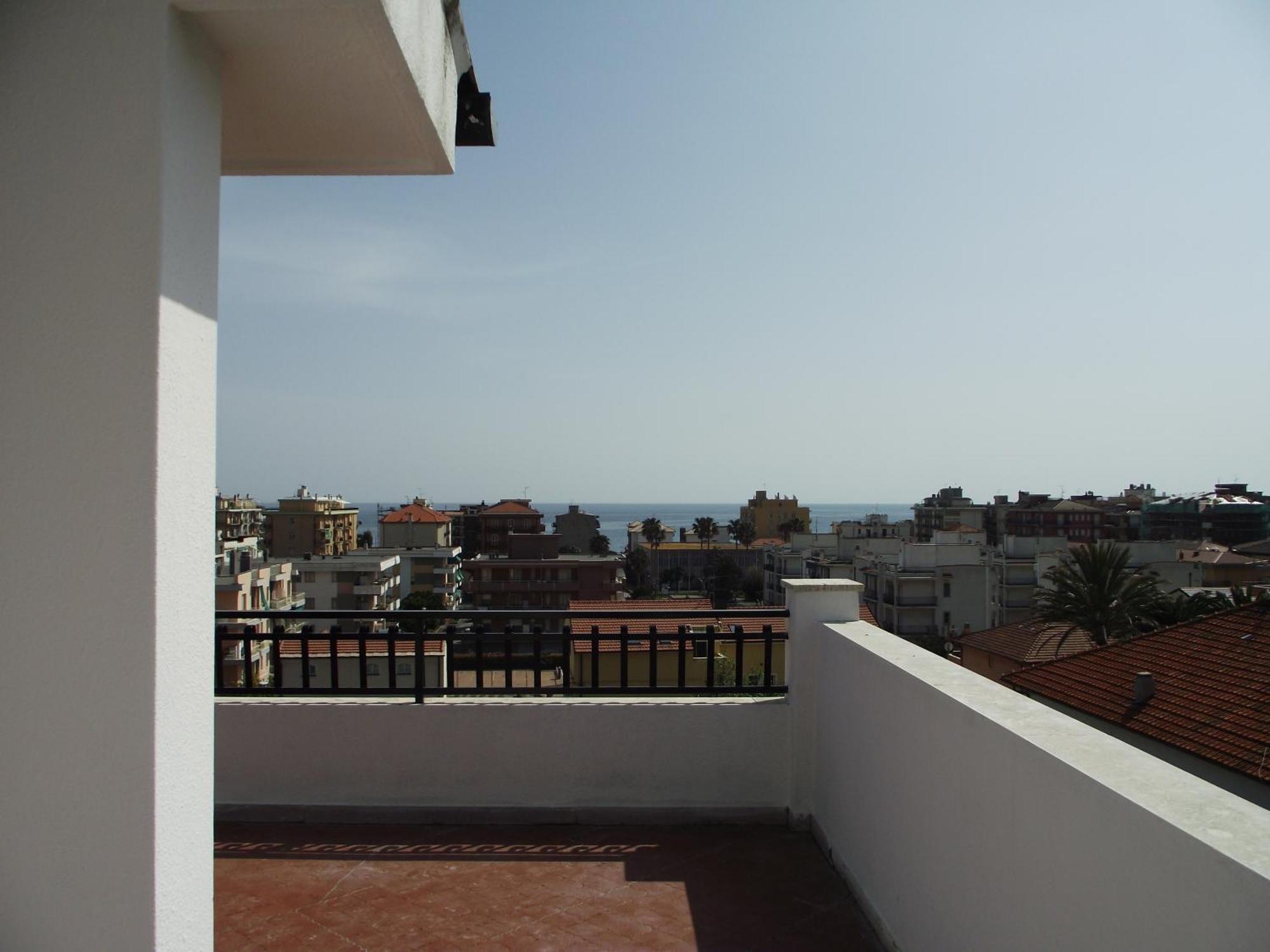 Riviera Apartments Pietra Ligure Exteriör bild
