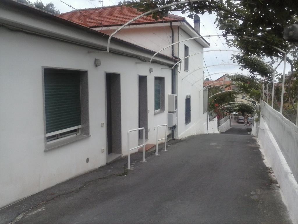 Riviera Apartments Pietra Ligure Exteriör bild