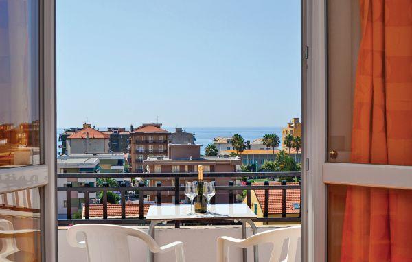 Riviera Apartments Pietra Ligure Exteriör bild