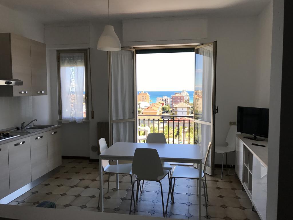 Riviera Apartments Pietra Ligure Exteriör bild