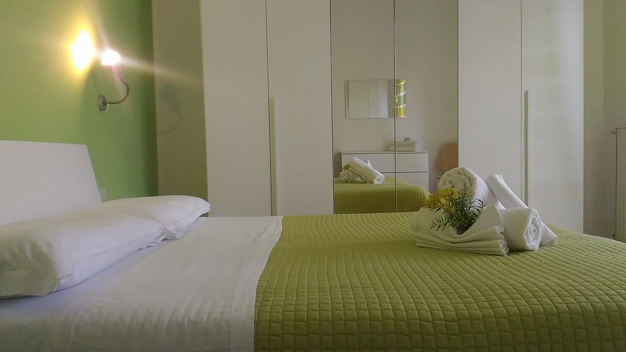 Riviera Apartments Pietra Ligure Exteriör bild